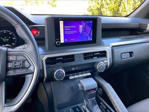 Used 2025 Toyota Tacoma TRD Off-Road AWD/4WD image 18