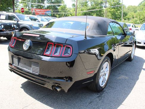 Used 2014 Ford Mustang Convertible RWD image 8