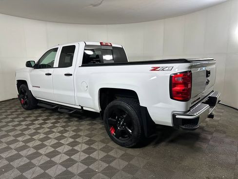 Used 2018 Chevrolet Silverado 1500 LT w/ Redline Edition image 5