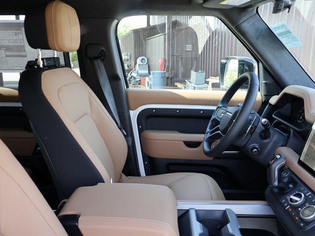 New 2025 Land Rover Defender 130 V8 AWD/4WD image 8