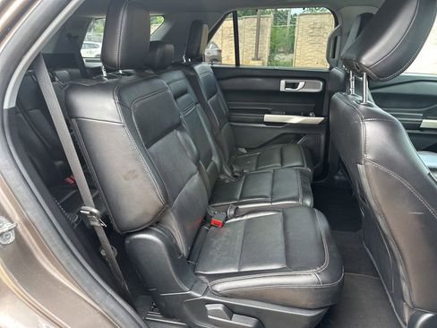 Used 2021 Ford Explorer Limited w/ Equipment Group 301A RWD image 23