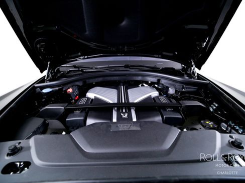 Used 2026 Rolls-Royce Cullinan image 33