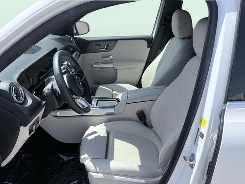 Used 2025 Mercedes-Benz GLB 250 image 25