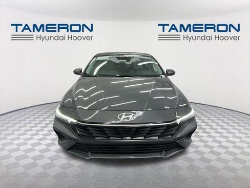 New 2025 Hyundai Elantra Limited image 8