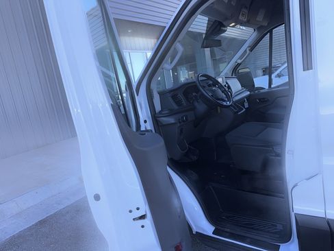 Used 2024 Ford Transit 250 148 Medium Roof w/ Load Area Protection Package image 6