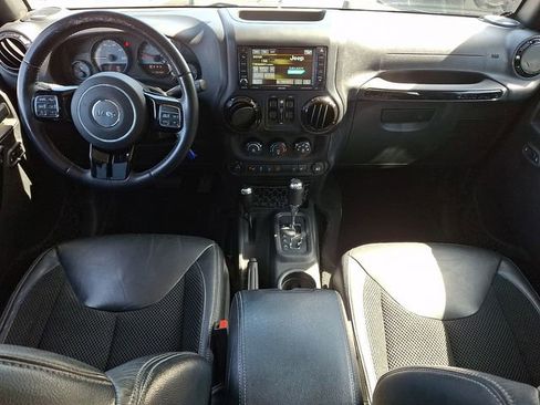 Used 2017 Jeep Wrangler Unlimited Sahara AWD/4WD image 15