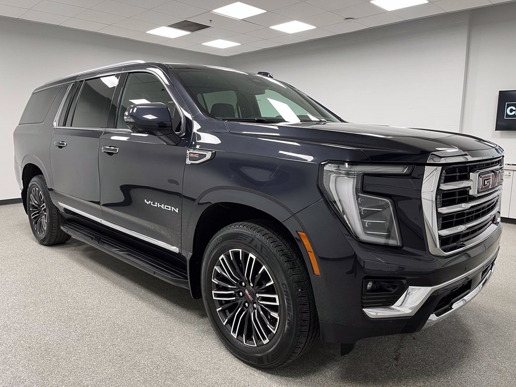 Used 2025 GMC Yukon XL Elevation w/ LPO, Get Active Package AWD/4WD image 2
