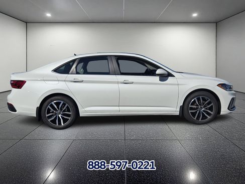 New 2026 Volkswagen Jetta SE image 3