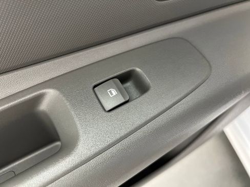 Used 2024 Hyundai Elantra SEL image 15