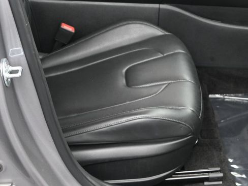 Used 2025 Hyundai Elantra Limited FWD image 11