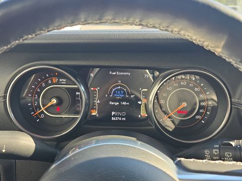 Used 2018 Jeep Wrangler Unlimited Sahara AWD/4WD image 19