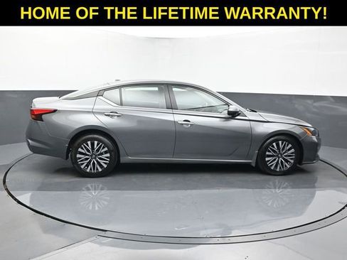 Used 2023 Nissan Altima 2.5 SV image 7