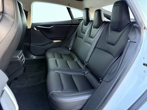 Used 2018 Tesla Model S 100D image 3