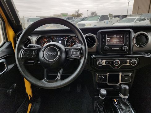 Used 2021 Jeep Wrangler Unlimited Sport AWD/4WD image 12
