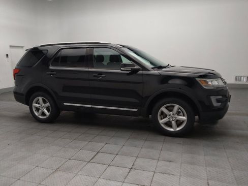 Used 2017 Ford Explorer XLT AWD/4WD image 11