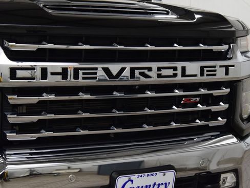 Used 2022 Chevrolet Silverado 2500 LTZ w/ LTZ Premium Package AWD/4WD image 11