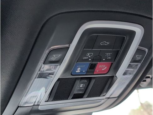 Used 2023 RAM 1500 Laramie image 29