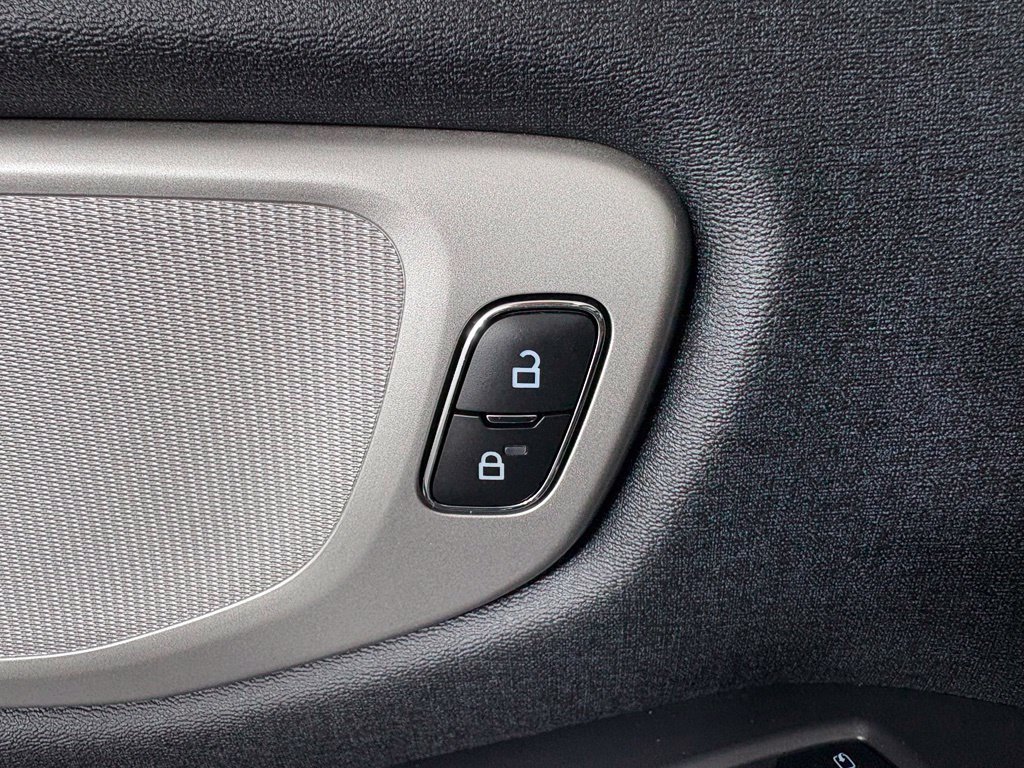 Used 2025 Ford Expedition Active RWD image 16