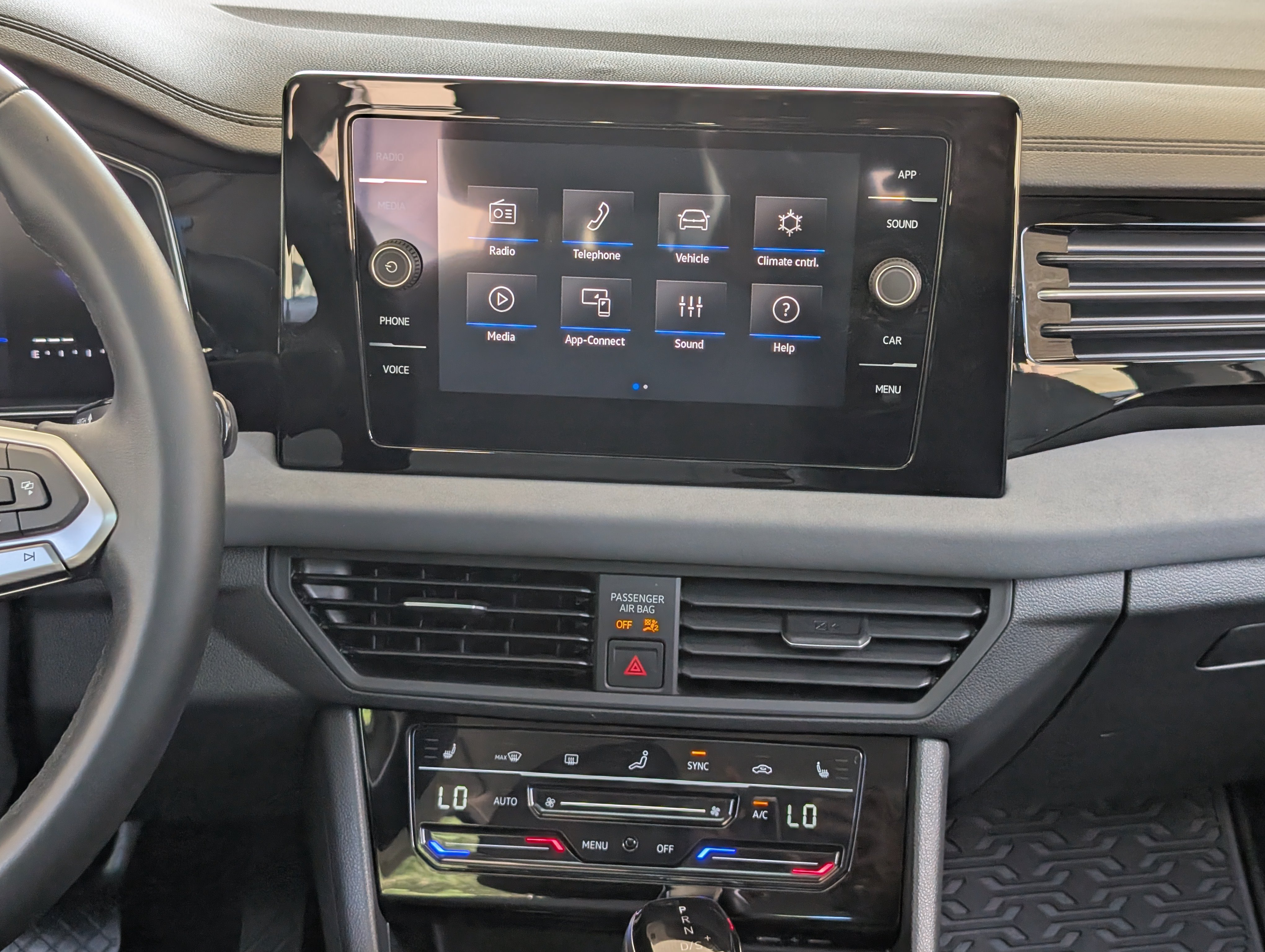 Used 2025 Volkswagen Jetta SE w/ Sunroof Package FWD image 26