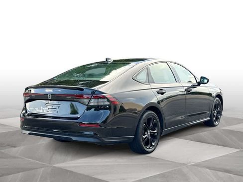 Used 2025 Honda Accord SE image 8