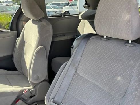 Used 2017 Toyota Sienna LE FWD image 10