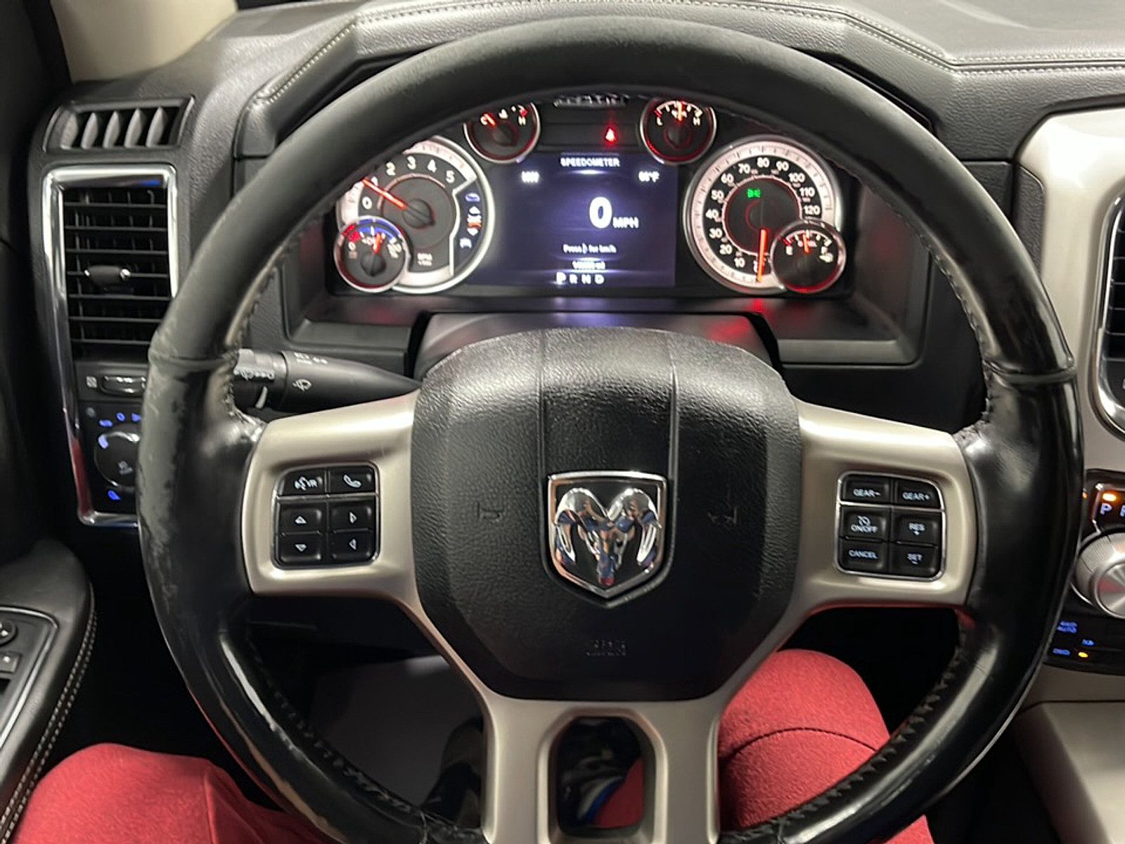 Used 2017 RAM 1500 Laramie w/ Convenience Group AWD/4WD image 4