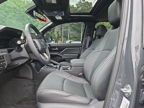 Used 2024 Toyota Tacoma TRD Off-Road w/ TRD Off Road Premium Package AWD/4WD image 12