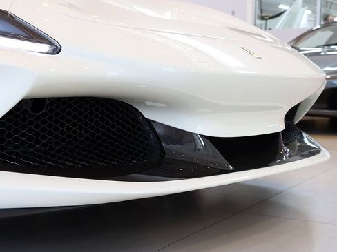 Certified 2022 Ferrari F8 Tributo image 17