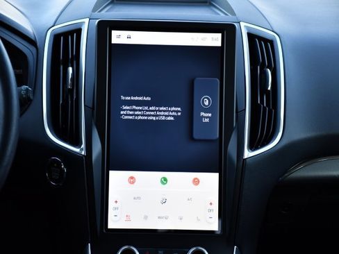 Used 2024 Ford Edge Titanium image 28