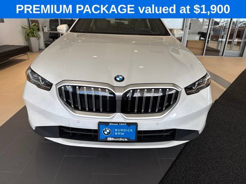 Used 2026 BMW 530i xDrive AWD/4WD image 2