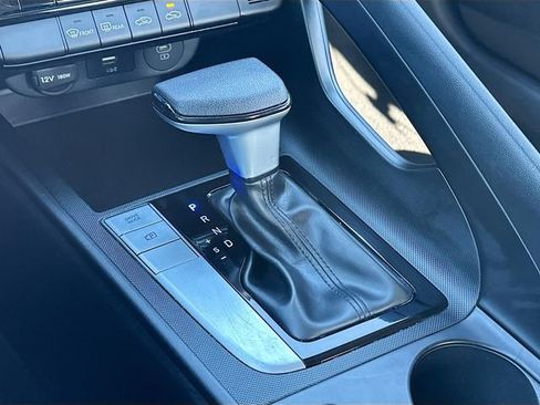 Used 2024 Hyundai Elantra SEL image 17