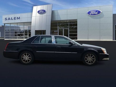 Used 2010 Cadillac DTS Luxury FWD image 2