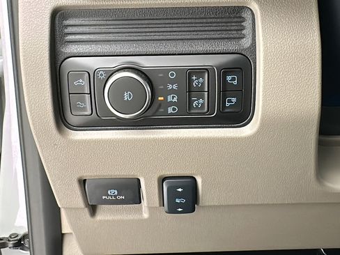 New 2026 Ford F250 Platinum w/ Platinum Plus Package AWD/4WD image 22