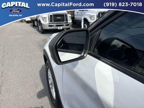 Used 2024 Ford Explorer XLT w/ Equipment Group 202A image 12