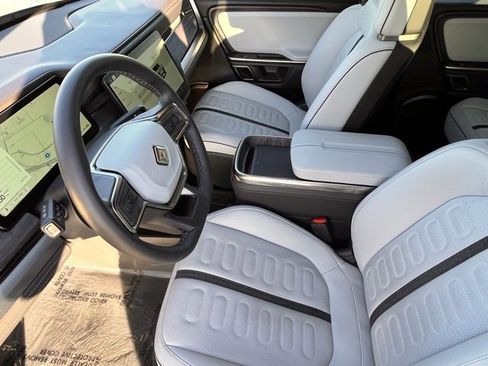 Used 2023 Rivian R1T Launch Edition image 12