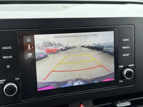 Used 2024 Kia Sportage LX image 17