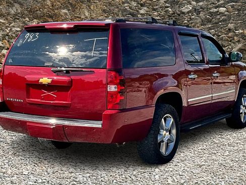 Used 2014 Chevrolet Suburban LTZ image 2