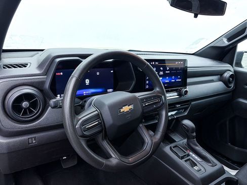 Used 2024 Chevrolet Colorado W/T image 12