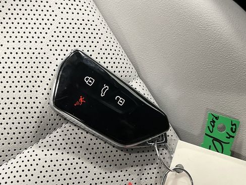 Used 2023 Volkswagen ID.4 Pro S Plus image 28