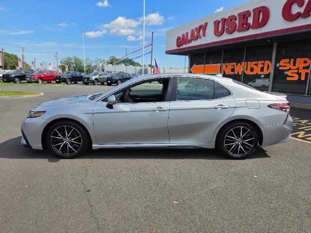 Used 2024 Toyota Camry SE w/ Cold Weather Package AWD/4WD image 4