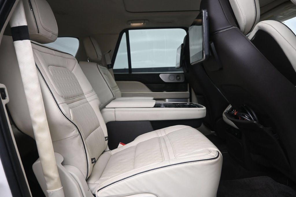 Used 2021 Lincoln Navigator L Black Label w/ Cargo Convenience Package AWD/4WD image 12
