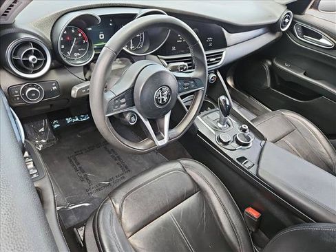 Used 2017 Alfa Romeo Giulia RWD image 9
