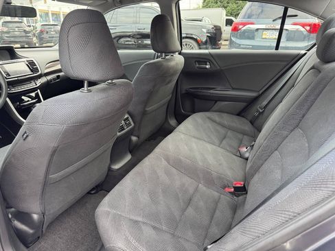 Used 2017 Honda Accord EX image 10