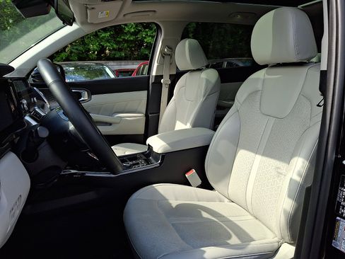 Certified 2022 Kia Sorento SX AWD/4WD image 12