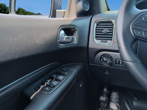 Used 2018 Dodge Durango R/T w/ Technology Group AWD/4WD image 21