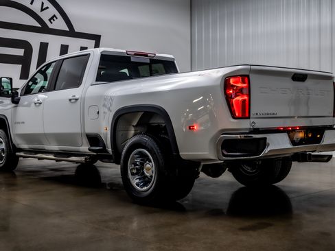 Used 2025 Chevrolet Silverado 3500 LT image 32