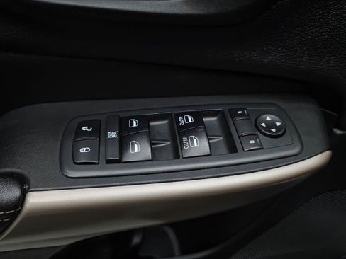 Used 2017 Jeep Cherokee High Altitude FWD image 29
