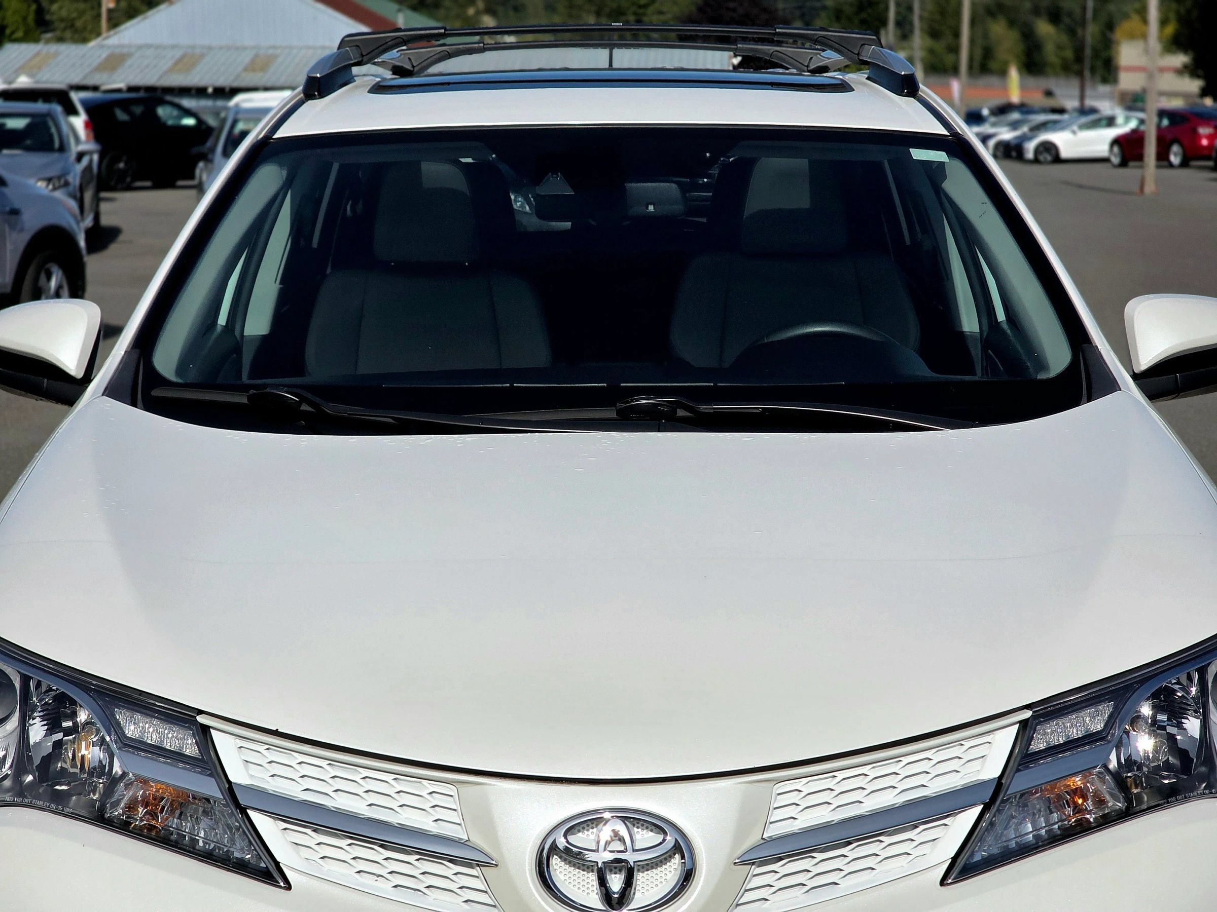 Used 2014 Toyota RAV4 Limited w/ Technology Package AWD/4WD image 3