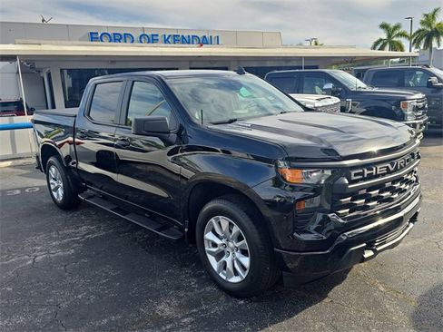 Used 2025 Chevrolet Silverado 1500 Custom image 4