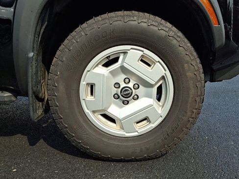 Certified 2024 Nissan Frontier SV w/ Hardbody Edition AWD/4WD image 8